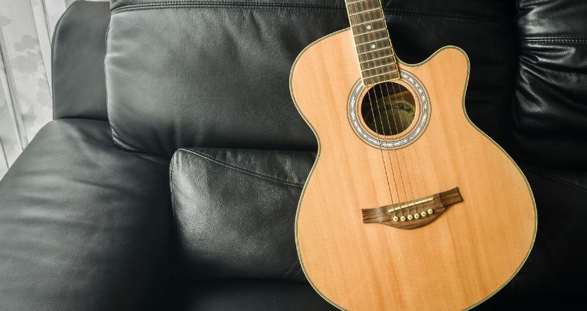 O uso do violão com cutaway
